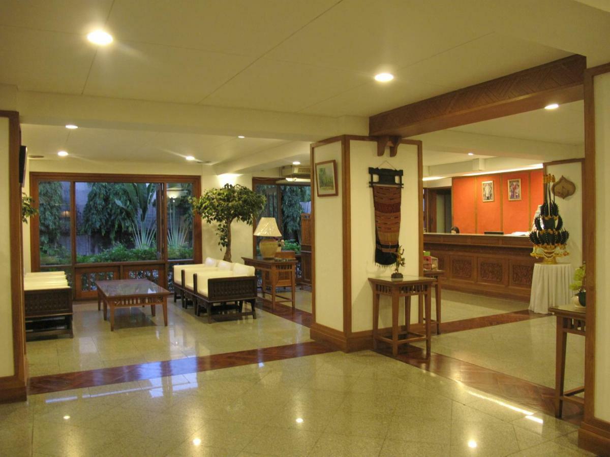 Dusit Hotel Саконнакхон Экстерьер фото